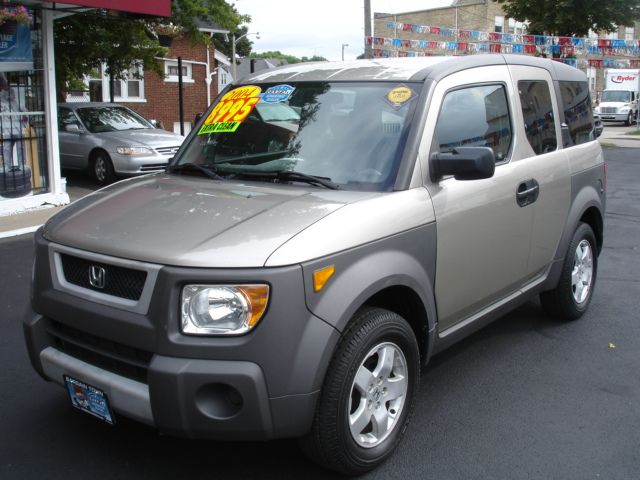 Honda Element 2004 photo 2