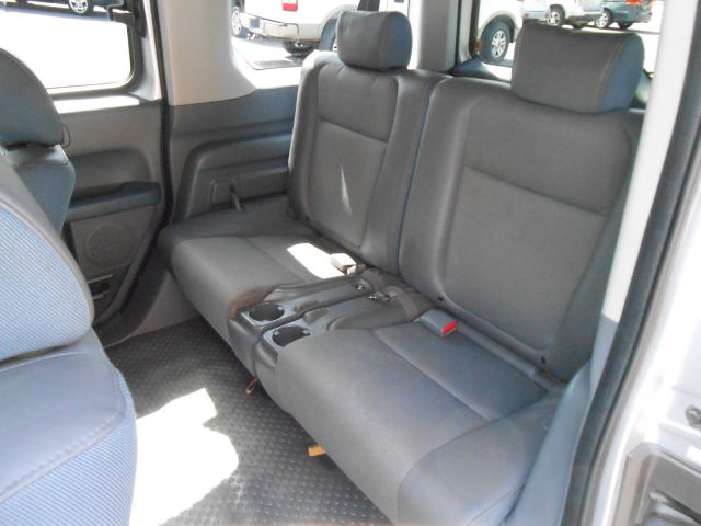 Honda Element 2004 photo 9