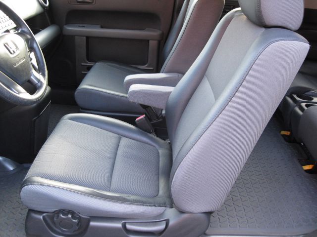 Honda Element 2004 photo 10