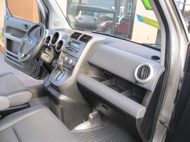 Honda Element 2004 photo 6