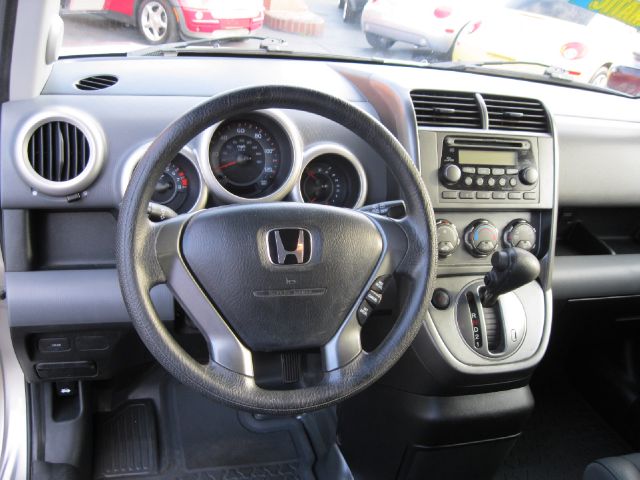 Honda Element 2004 photo 8