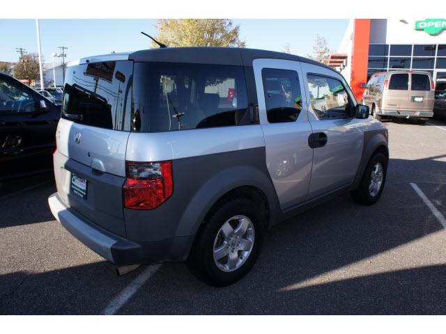 Honda Element 2004 photo 1