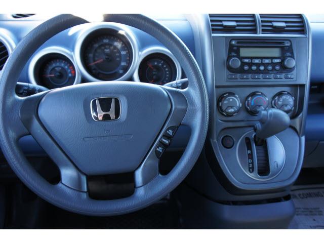 Honda Element 2004 photo 2