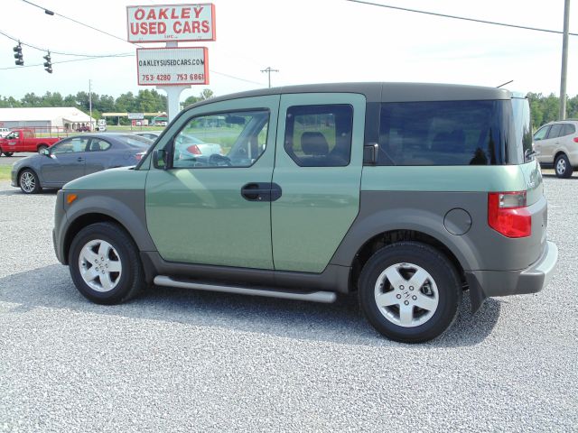 Honda Element 2004 photo 2