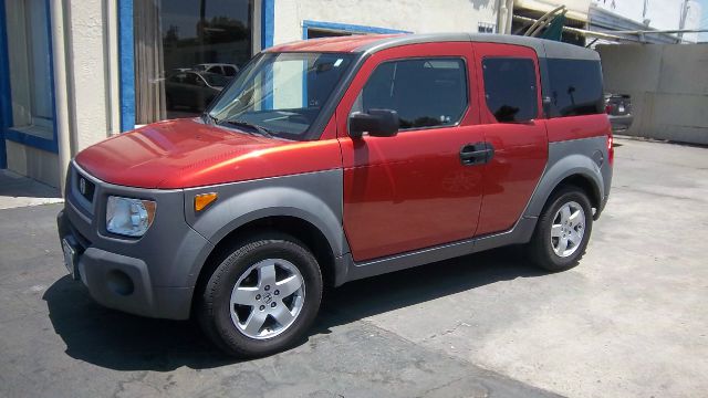 Honda Element 2004 photo 3