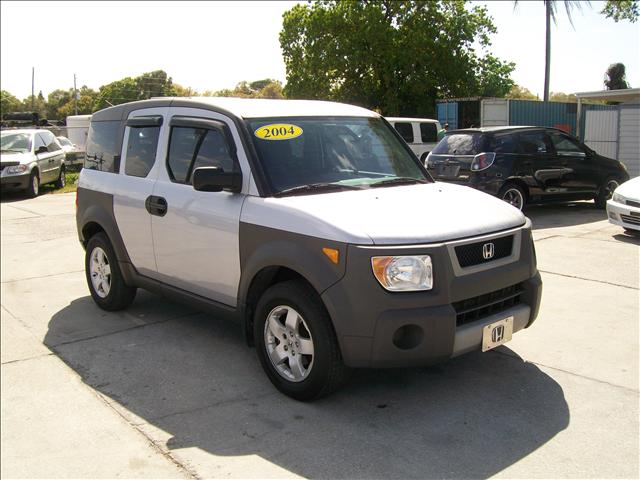 Honda Element 2004 photo 2