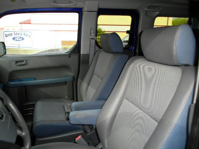 Honda Element 2004 photo 4