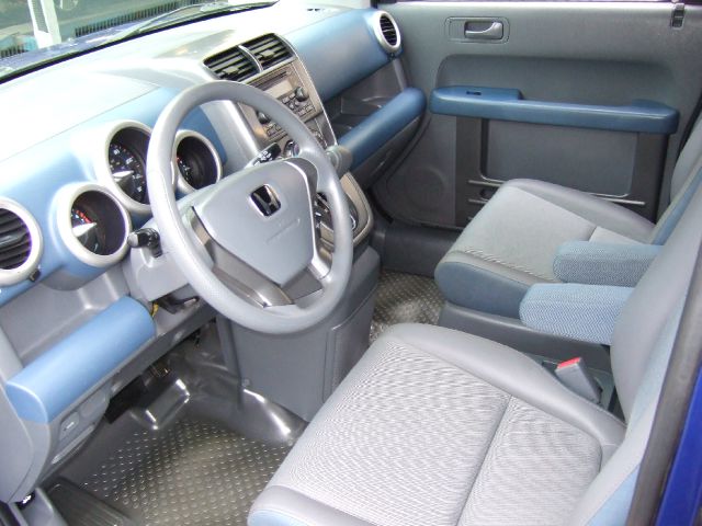 Honda Element 2004 photo 3