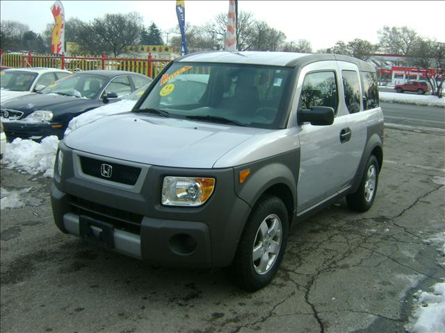 Honda Element 2004 photo 2