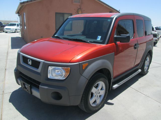 Honda Element 2004 photo 2