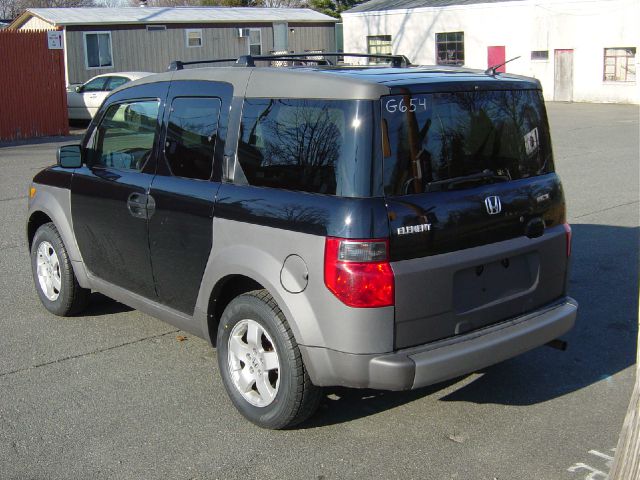 Honda Element 2004 photo 2