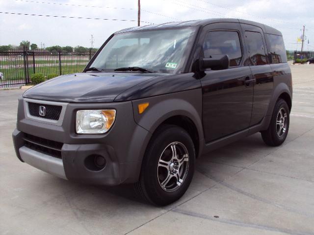 Honda Element 2004 photo 1