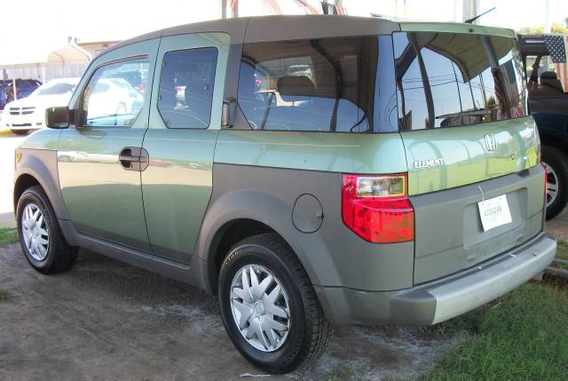 Honda Element 2004 photo 3