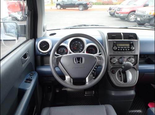 Honda Element 2005 photo 2