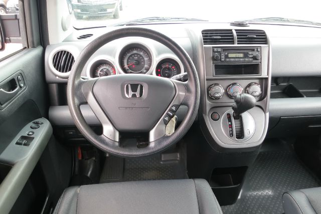 Honda Element 2005 photo 10