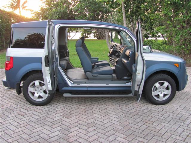 Honda Element 2005 photo 2