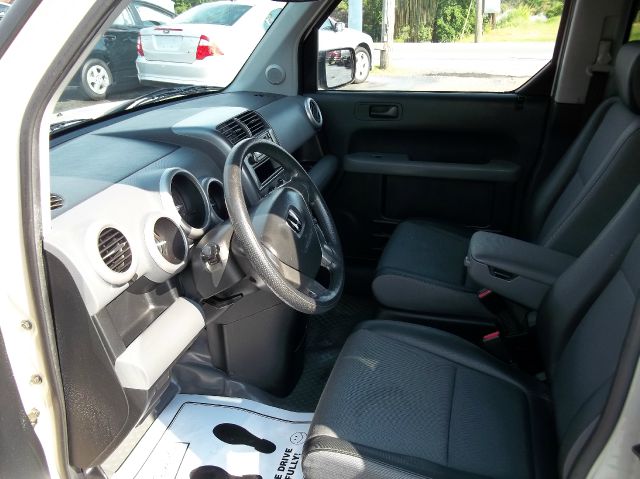 Honda Element 2005 photo 2