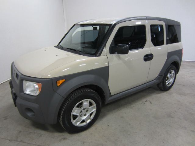 Honda Element 2005 photo 2