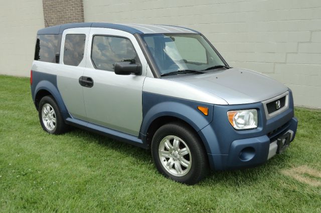 Honda Element 2006 photo 2