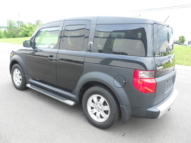 Honda Element Challenger SUV