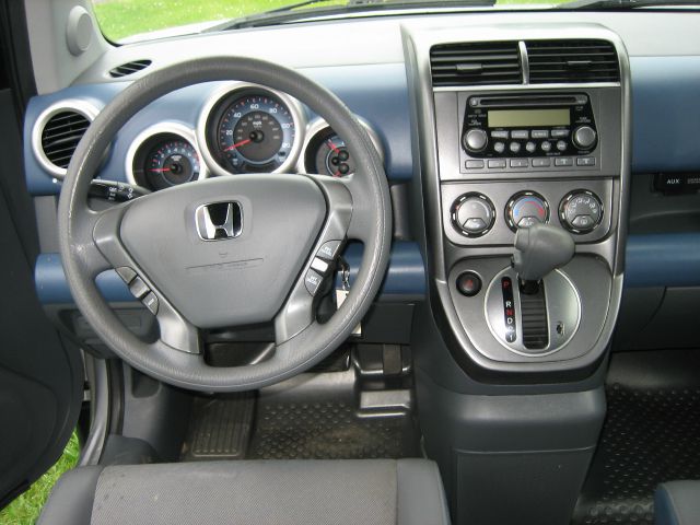 Honda Element 2006 photo 2