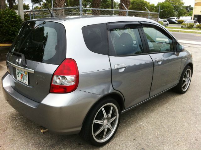 Honda Fit Premium Quattro Hatchback