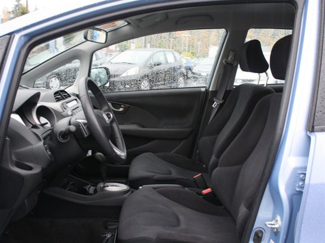 Honda Fit 2010 photo 2