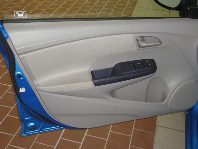 Honda Insight 2010 photo 2