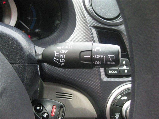 Honda Insight 2010 photo 16