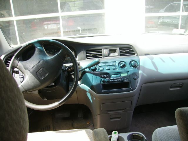 Honda Odyssey 1999 photo 2