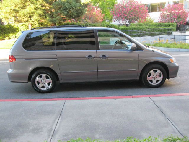 Honda Odyssey 2000 photo 3