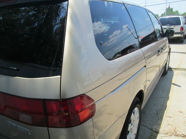 Honda Odyssey 2000 photo 2