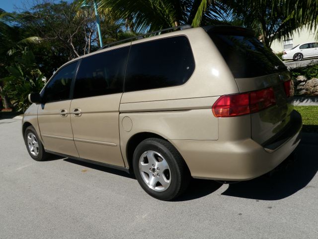 Honda Odyssey 2000 photo 1