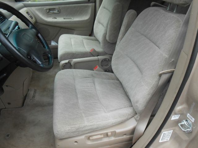 Honda Odyssey 2000 photo 3