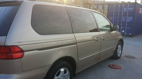 Honda Odyssey 2000 photo 3