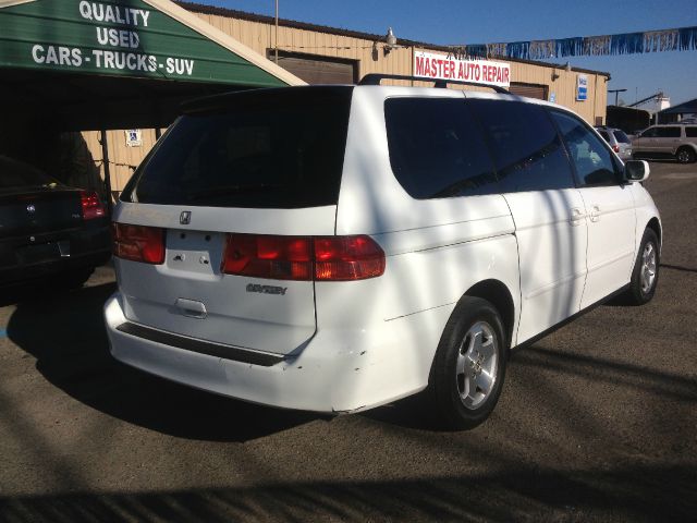 Honda Odyssey 2000 photo 2