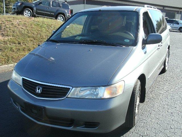 Honda Odyssey 2001 photo 2