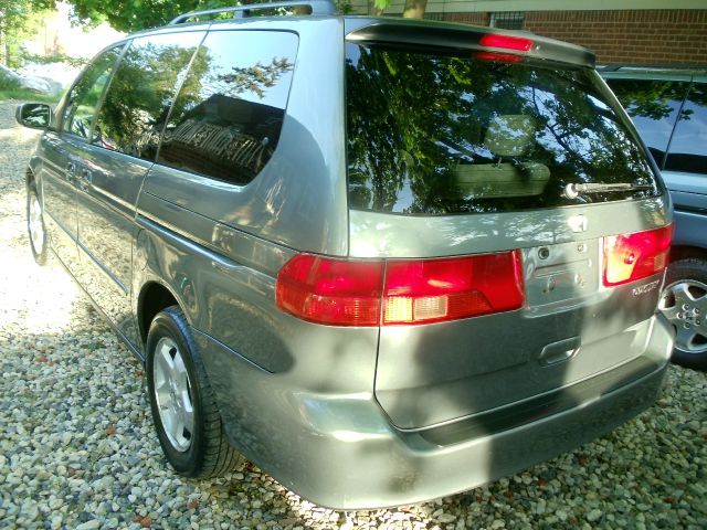 Honda Odyssey 2001 photo 2