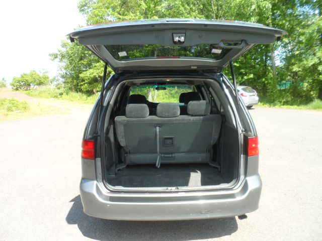 Honda Odyssey 2001 photo 2