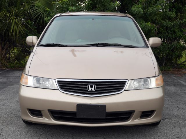 Honda Odyssey 2001 photo 3