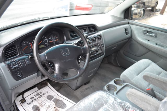 Honda Odyssey 2001 photo 3