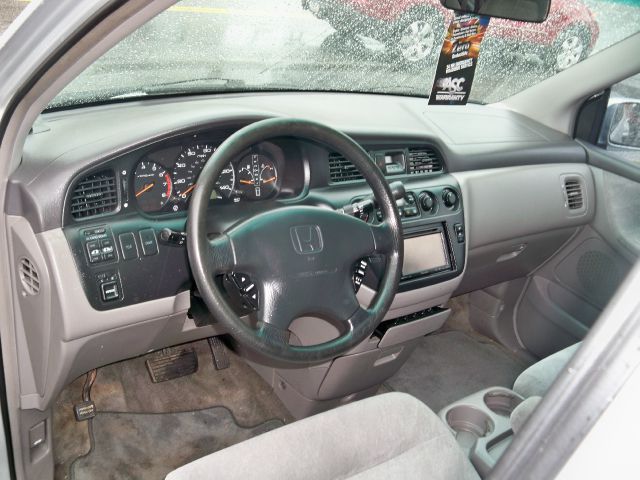 Honda Odyssey 2001 photo 3