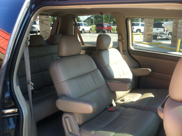 Honda Odyssey 2001 photo 2