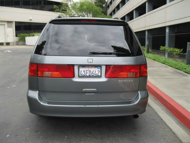 Honda Odyssey 2001 photo 2