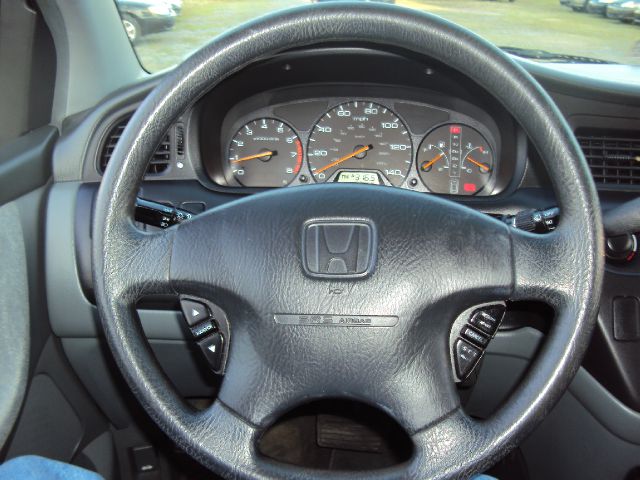 Honda Odyssey 2001 photo 15