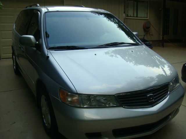 Honda Odyssey 2001 photo 2