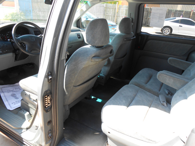 Honda Odyssey 2001 photo 2