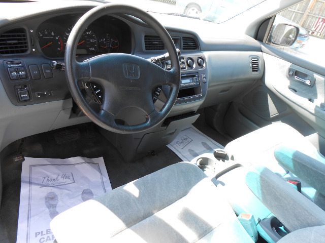 Honda Odyssey 2001 photo 6