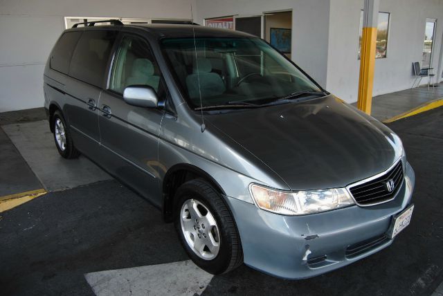 Honda Odyssey 2001 photo 2