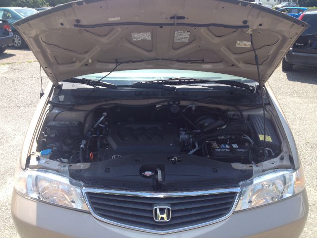 Honda Odyssey 2001 photo 2